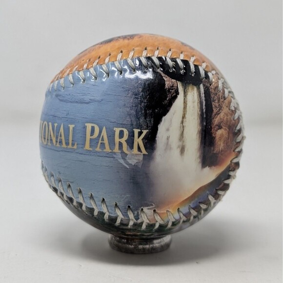 Yellowstone National Park Glossy Souvenir Collectible Baseball Wolf Buffalo - Picture 4 of 7